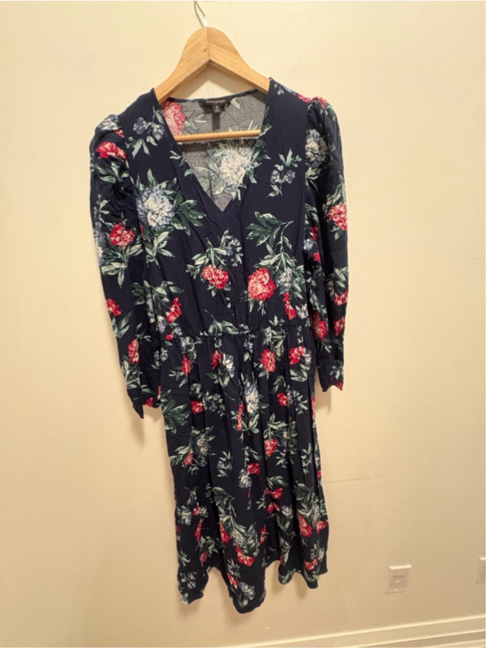 Banana Republic floral midi dress, Made in Turkey - Picture 2 of 11
